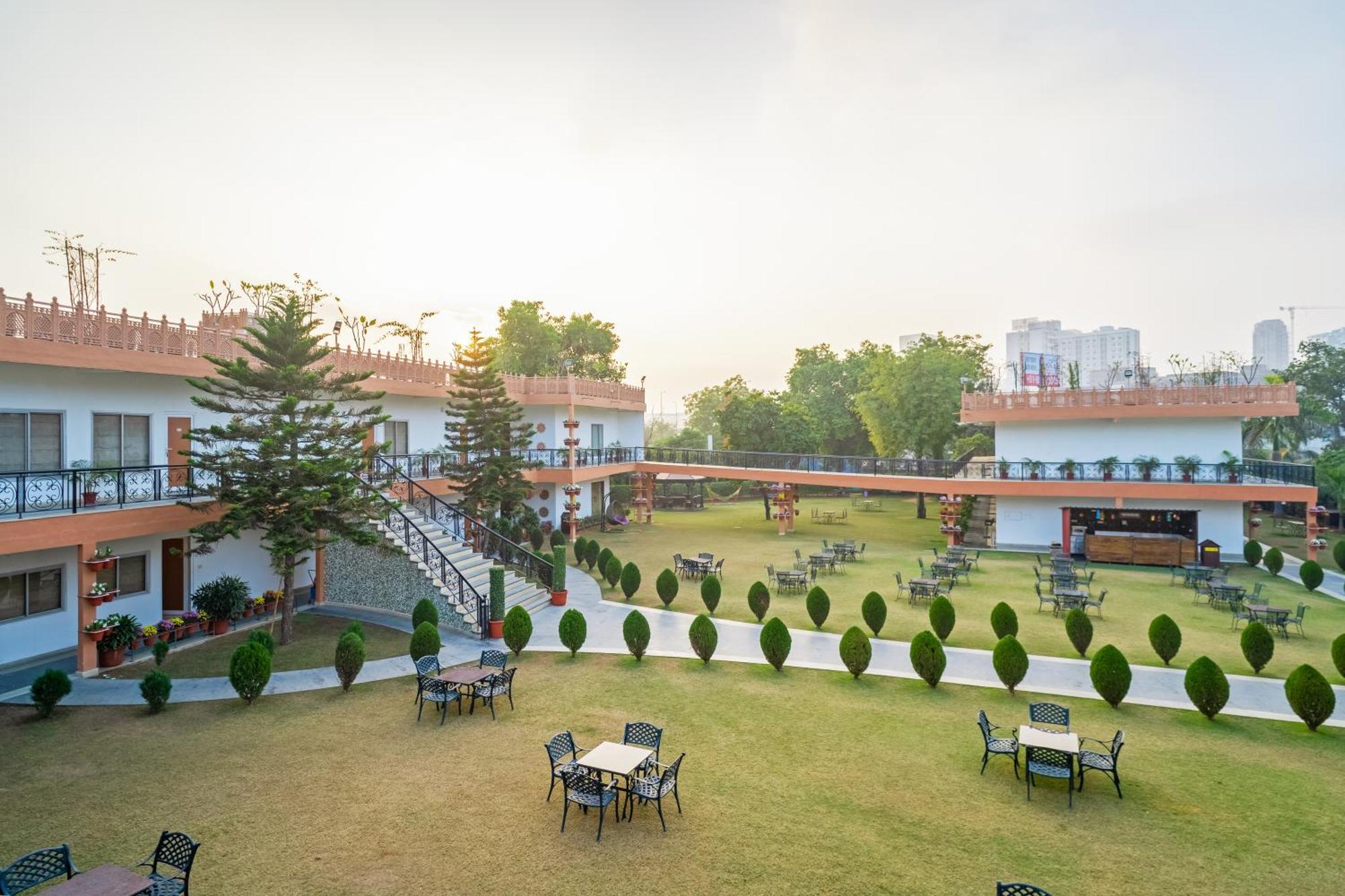 Aapno Ghar Resort & Amusement Park Гургаон Экстерьер фото